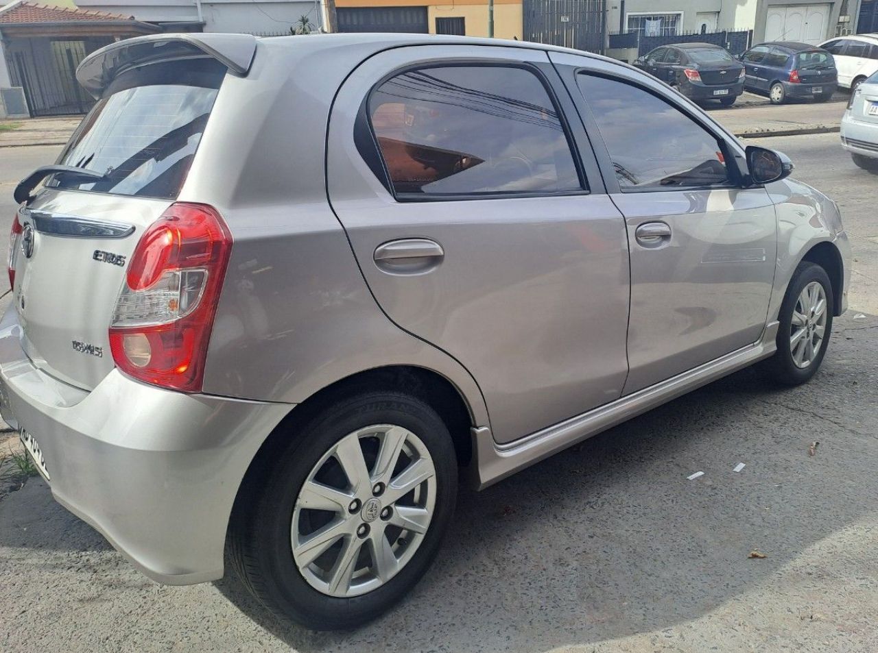 Toyota Etios Usado en Buenos Aires, deRuedas