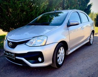 Toyota Etios Usado en Córdoba Financiado