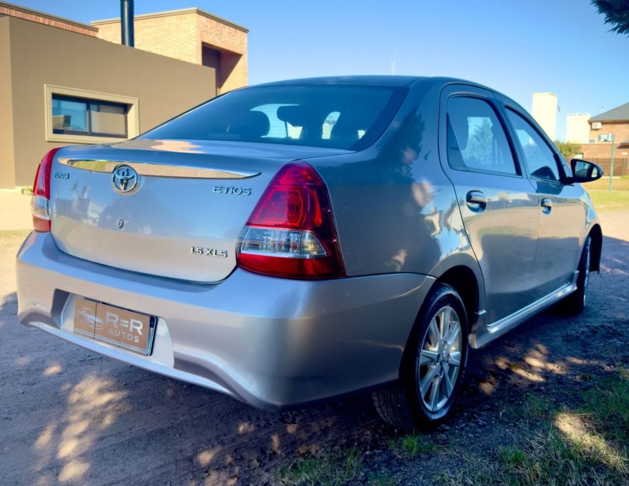 Toyota Etios Usado Financiado en Córdoba, deRuedas