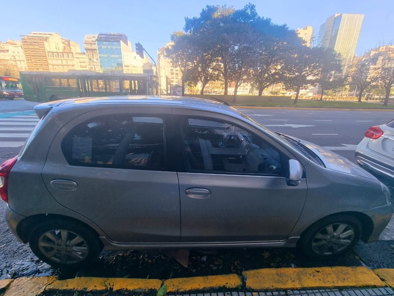 Toyota Etios Usado en Buenos Aires, deRuedas