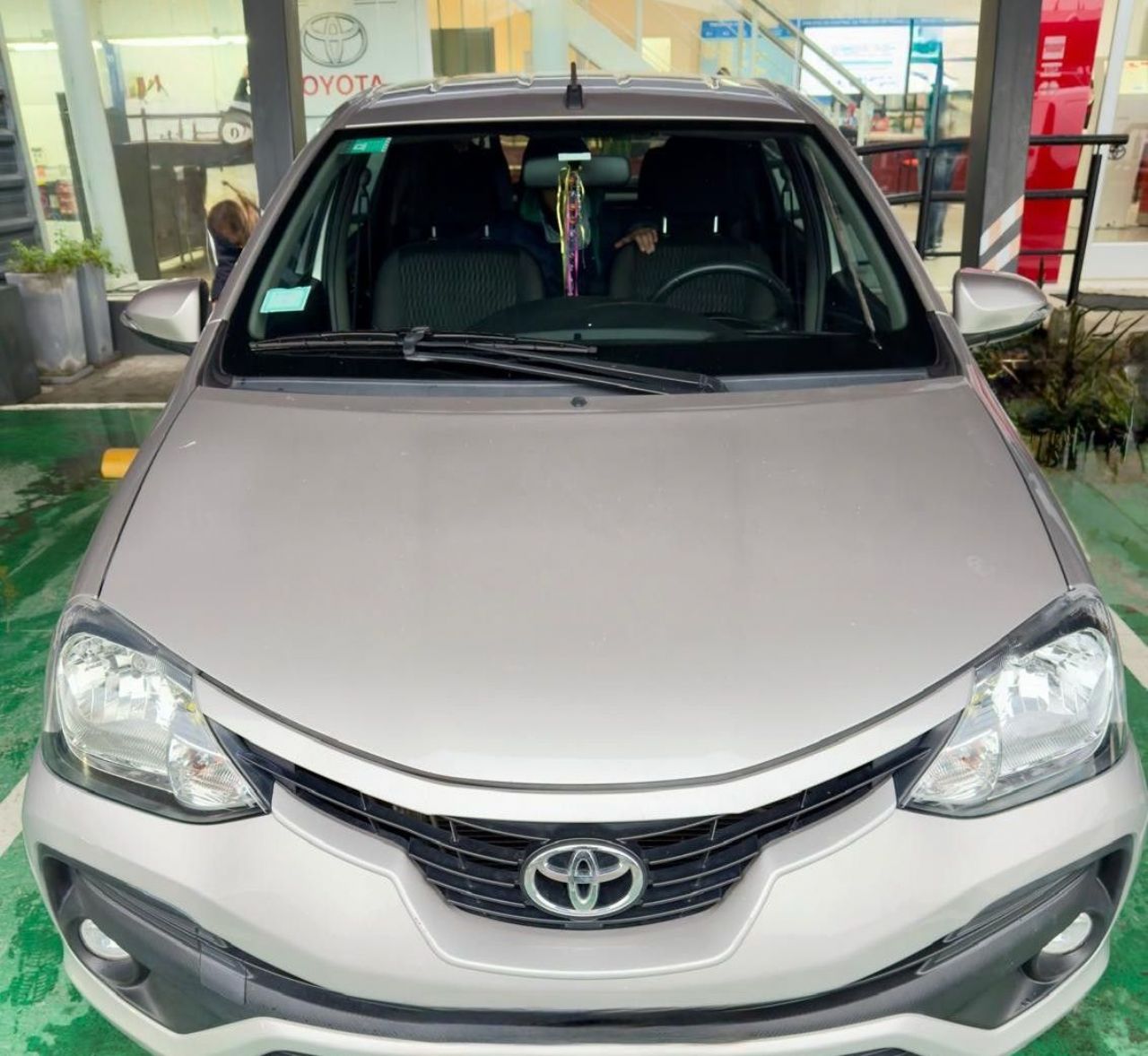 Toyota Etios Usado en Buenos Aires, deRuedas