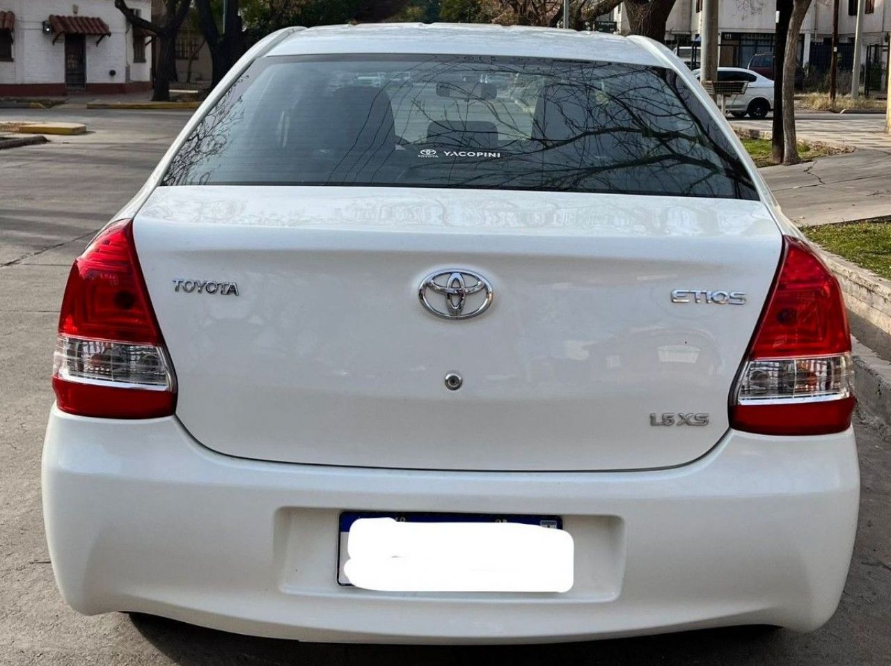 Toyota Etios Usado en Mendoza, deRuedas