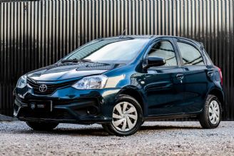 Toyota Etios Usado en Córdoba Financiado