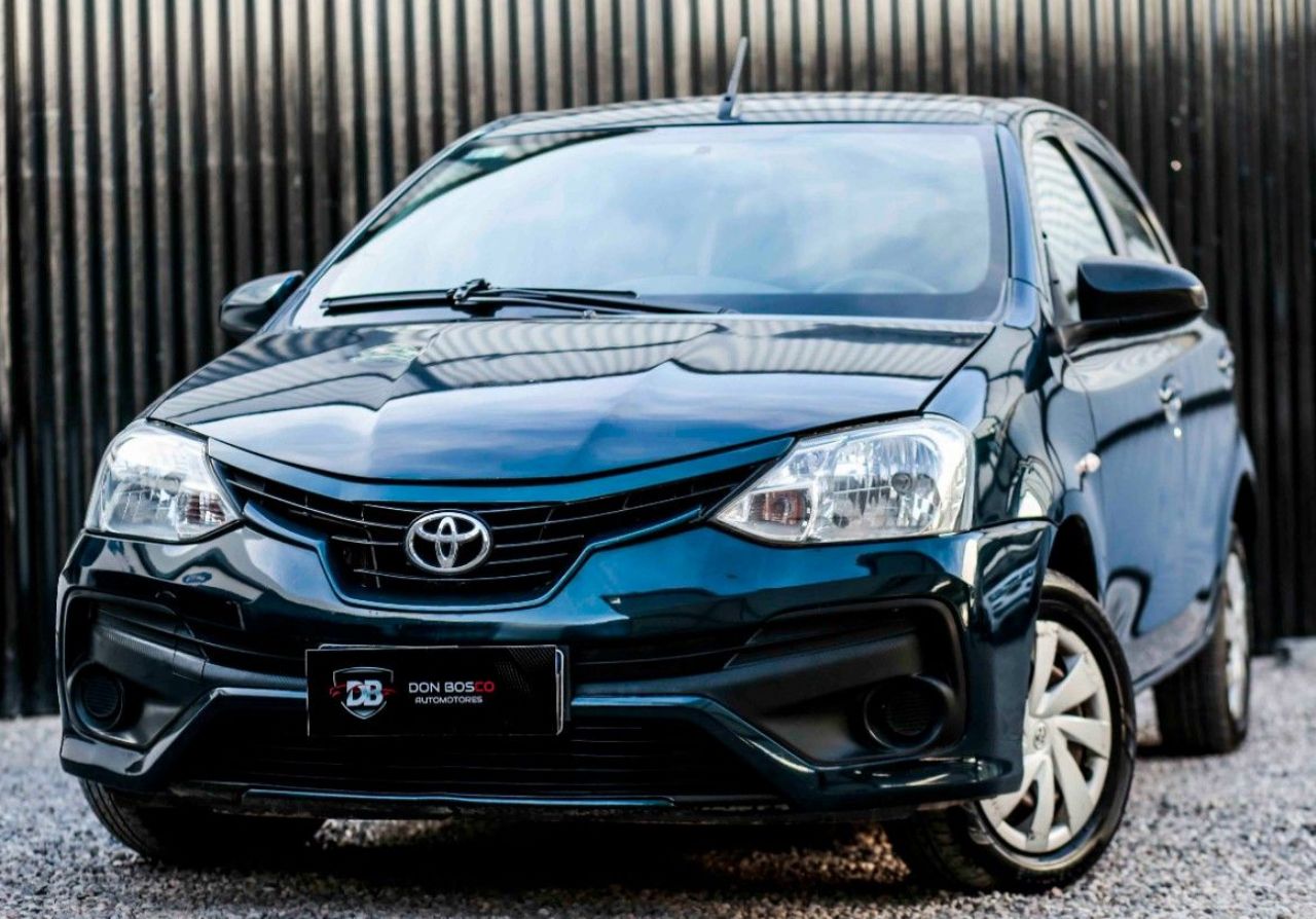 Toyota Etios Usado Financiado en Córdoba, deRuedas