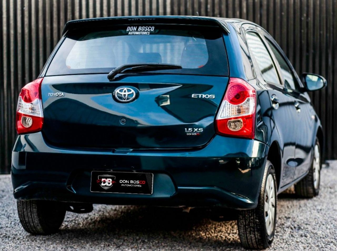 Toyota Etios Usado Financiado en Córdoba, deRuedas
