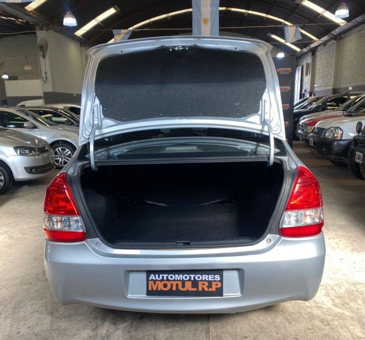 Toyota Etios Usado en Mendoza, deRuedas