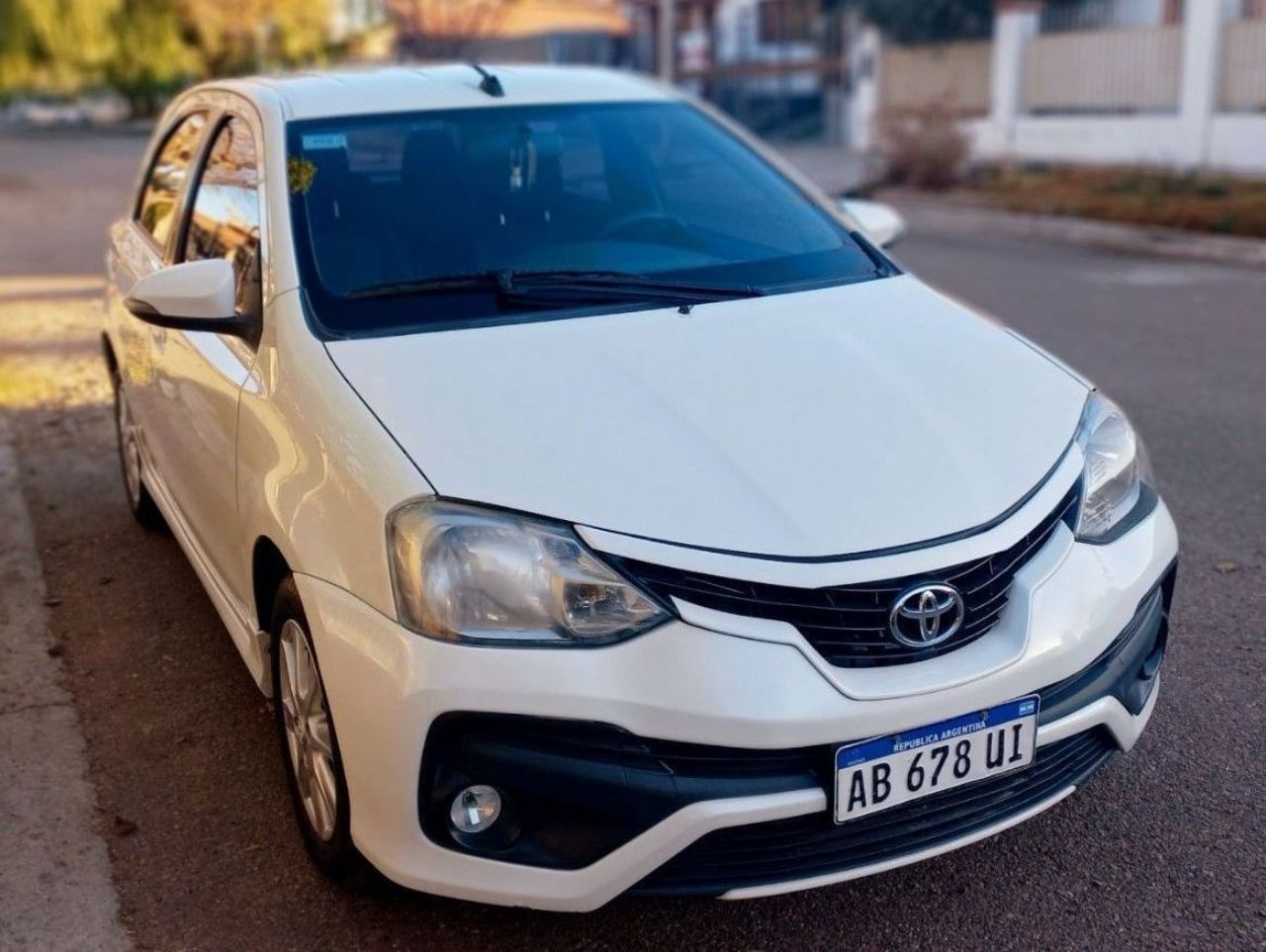 Toyota Etios Usado en Mendoza, deRuedas