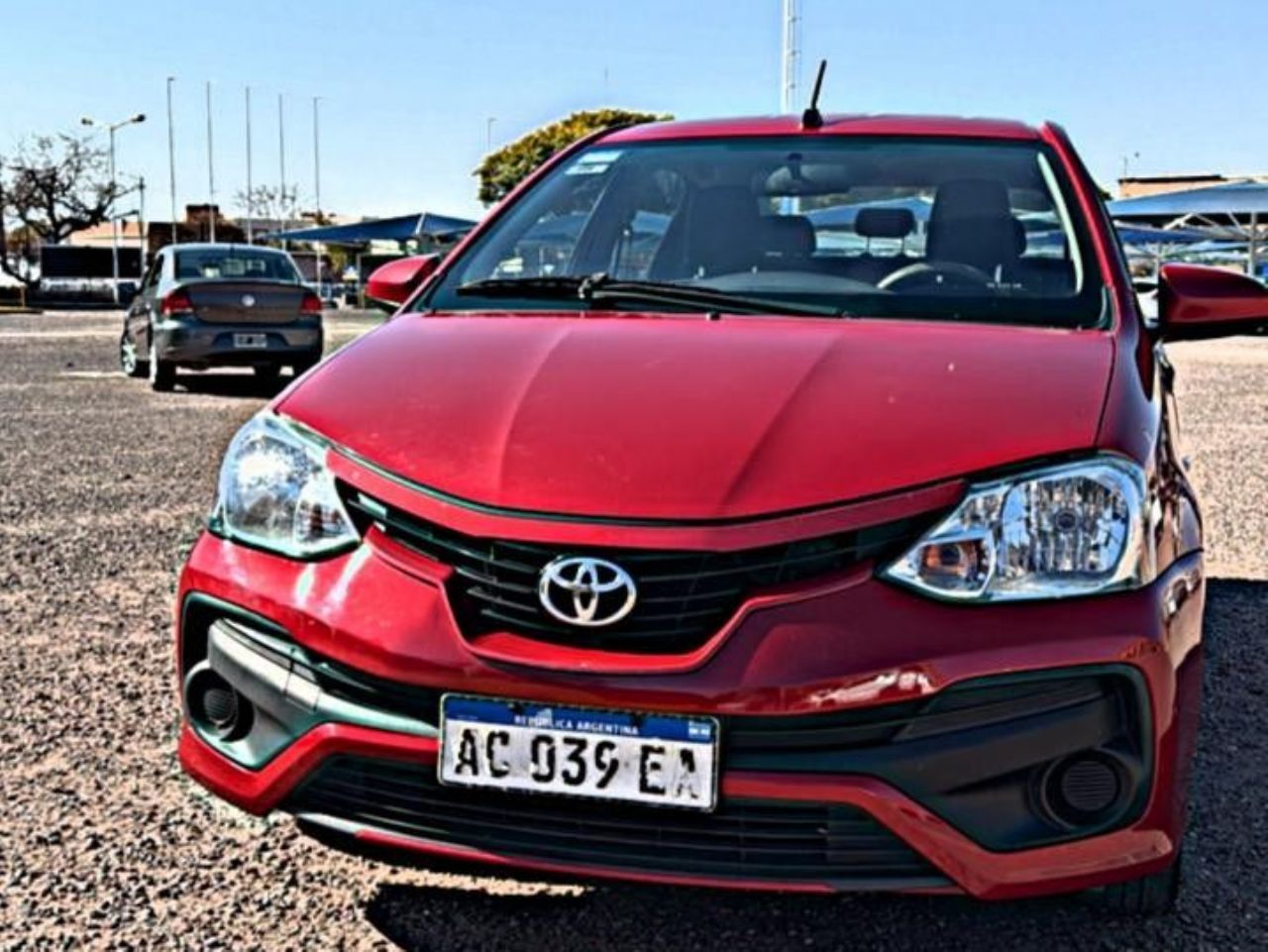 Toyota Etios Usado Financiado en Mendoza, deRuedas