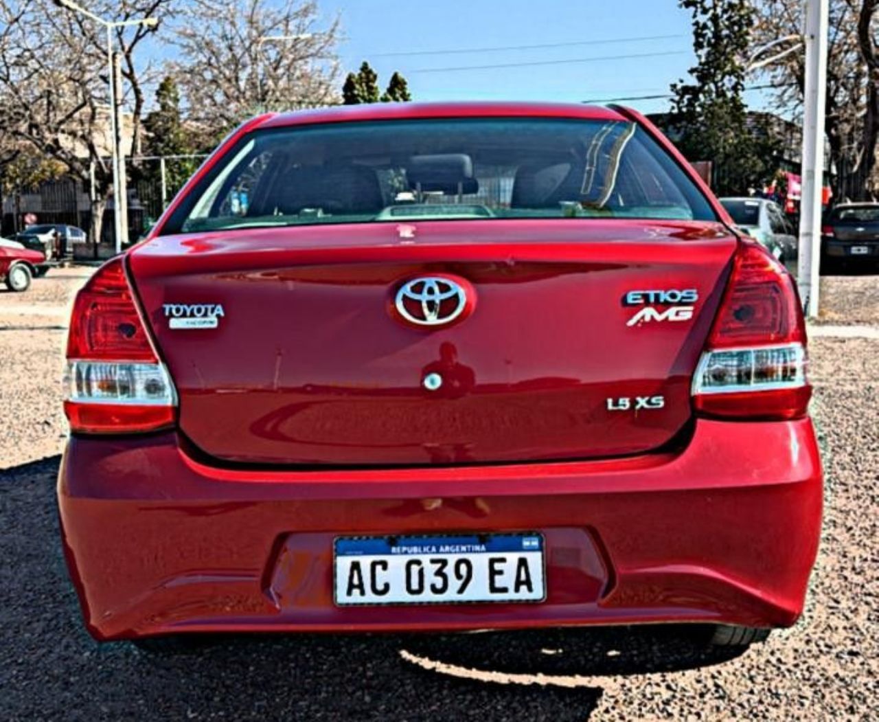 Toyota Etios Usado Financiado en Mendoza, deRuedas