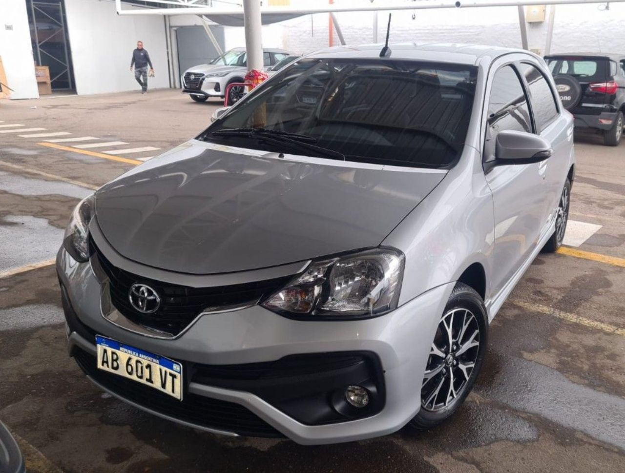 Toyota Etios Usado en Mendoza, deRuedas
