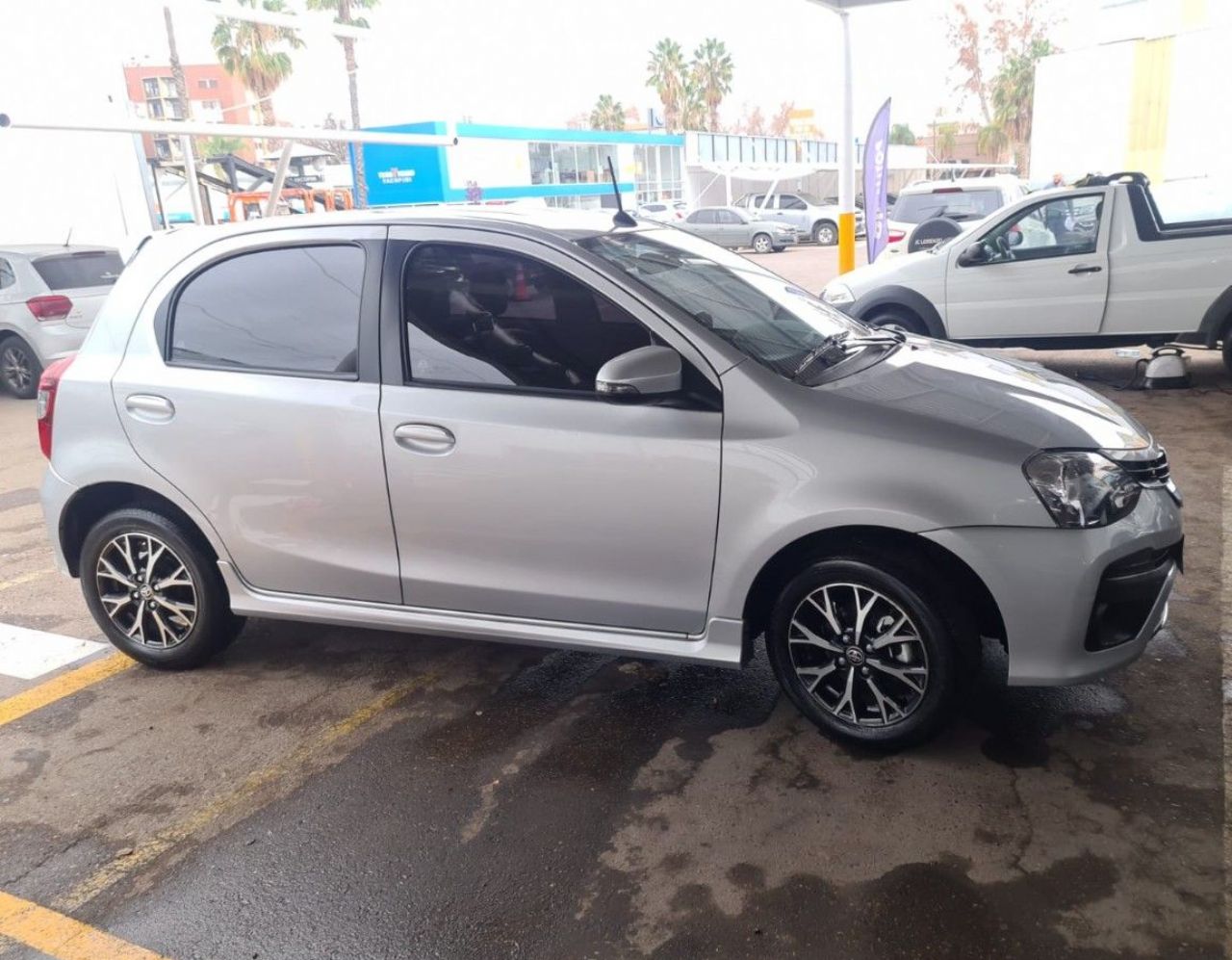 Toyota Etios Usado en Mendoza, deRuedas