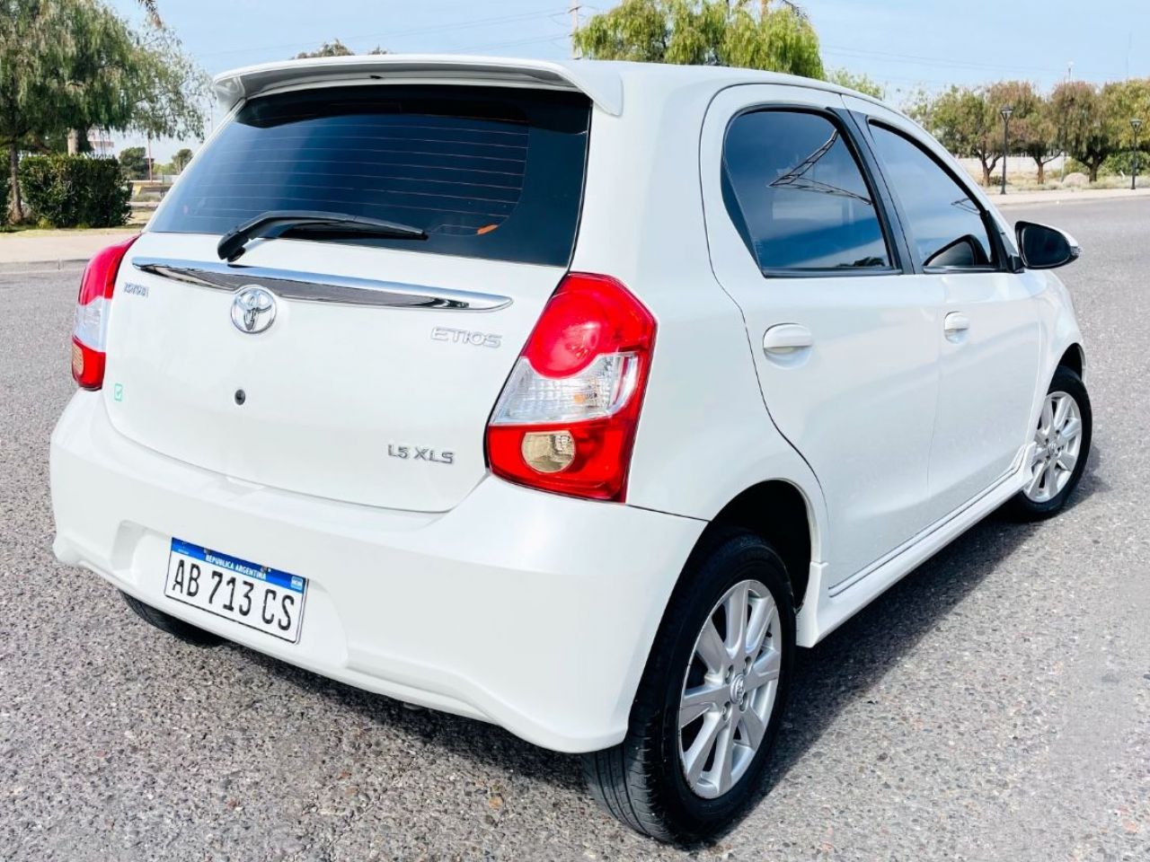 Toyota Etios Usado Financiado en Mendoza, deRuedas