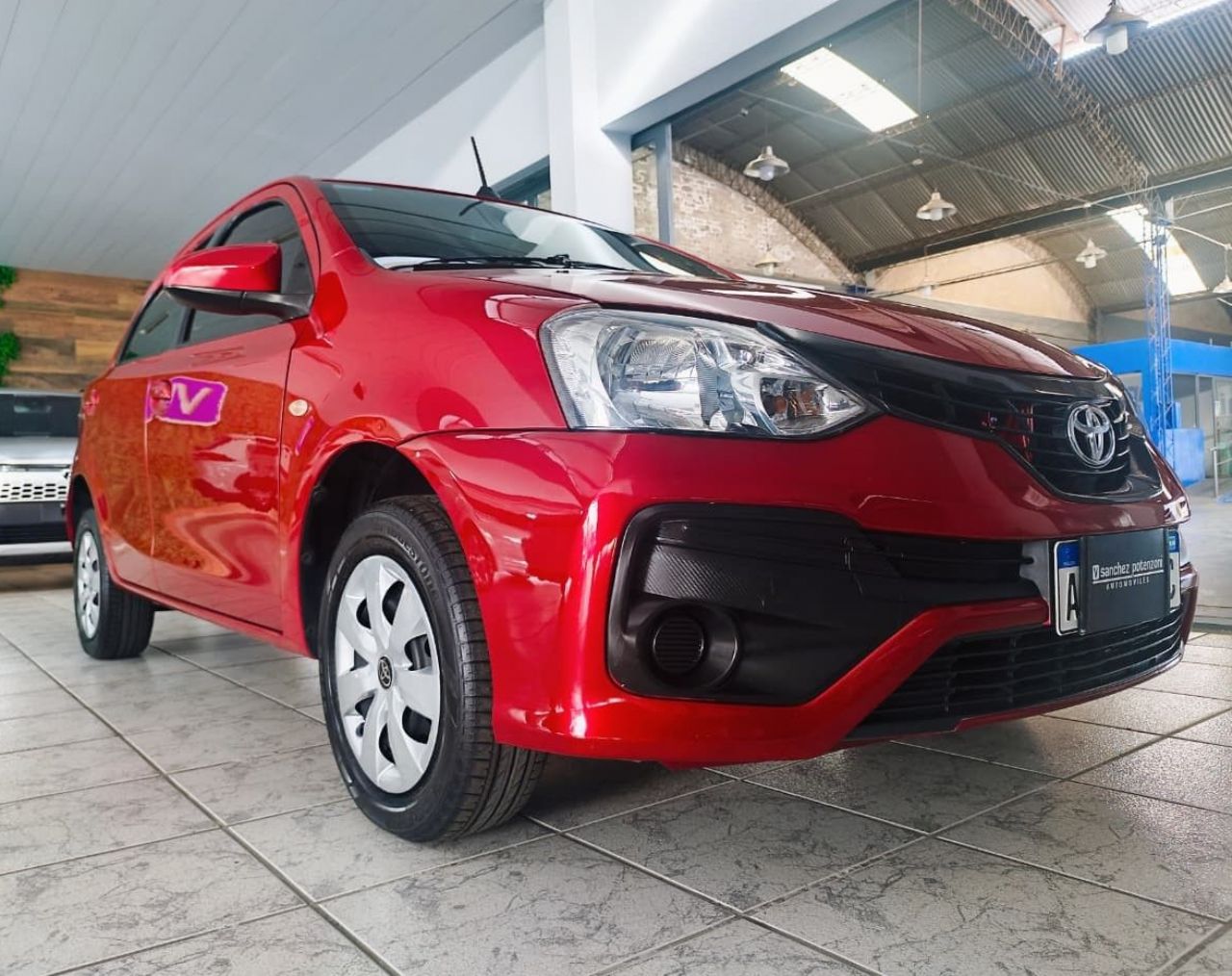 Toyota Etios Usado en Mendoza, deRuedas
