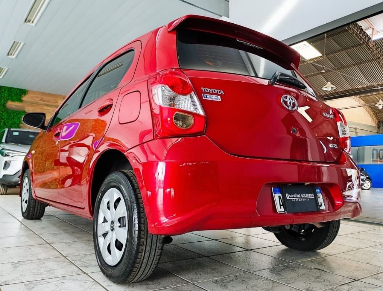 Toyota Etios Usado en Mendoza, deRuedas