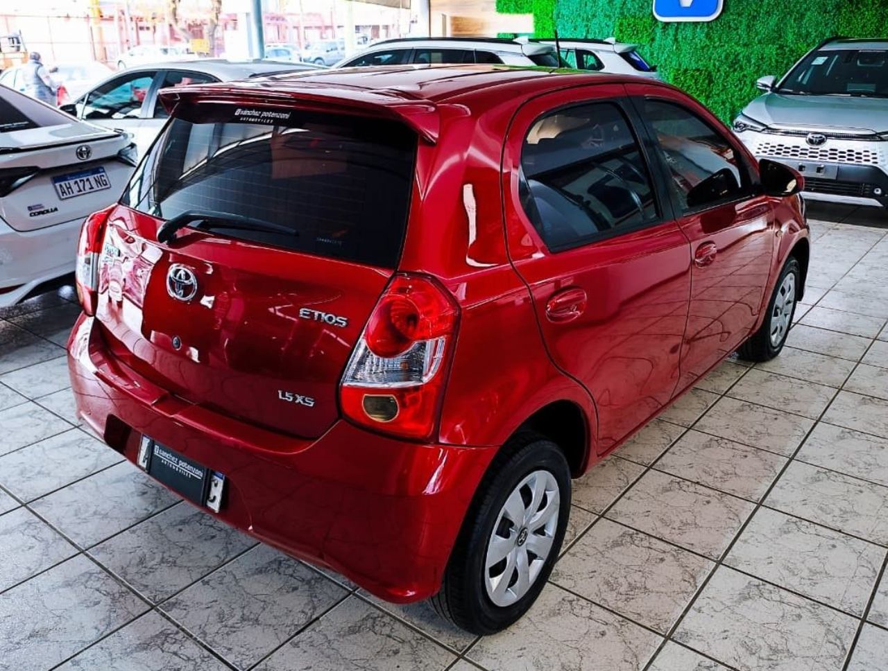 Toyota Etios Usado en Mendoza, deRuedas