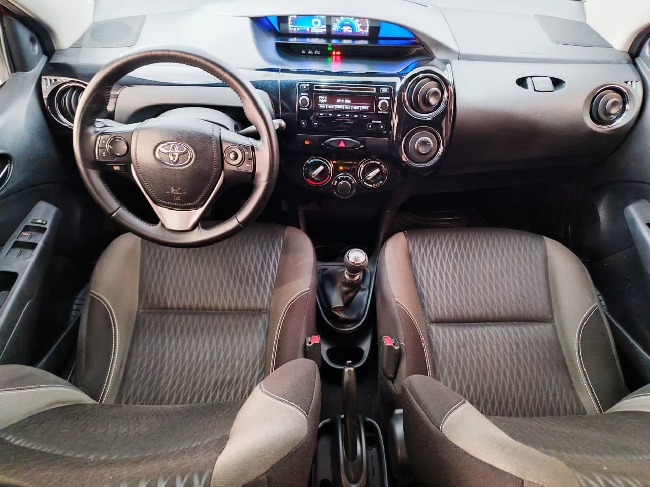 Toyota Etios Usado en Mendoza, deRuedas