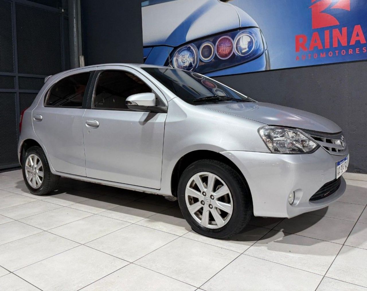 Toyota Etios Usado Financiado en Mendoza, deRuedas