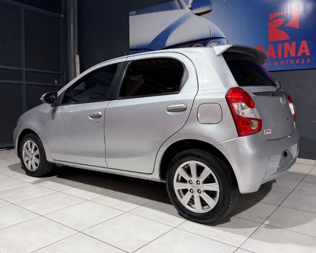 Toyota Etios Usado Financiado en Mendoza, deRuedas