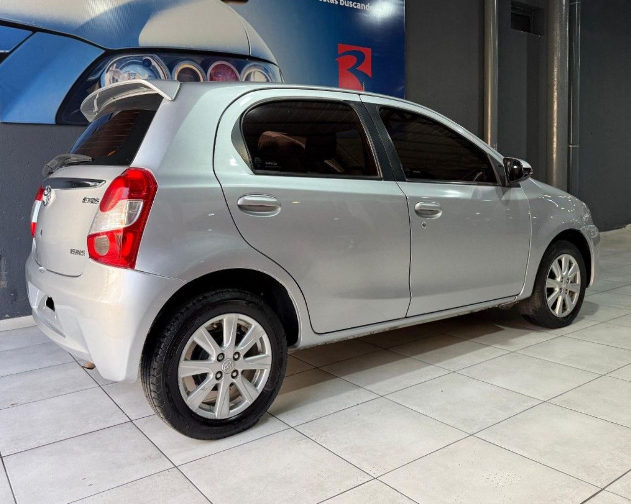 Toyota Etios Usado Financiado en Mendoza, deRuedas