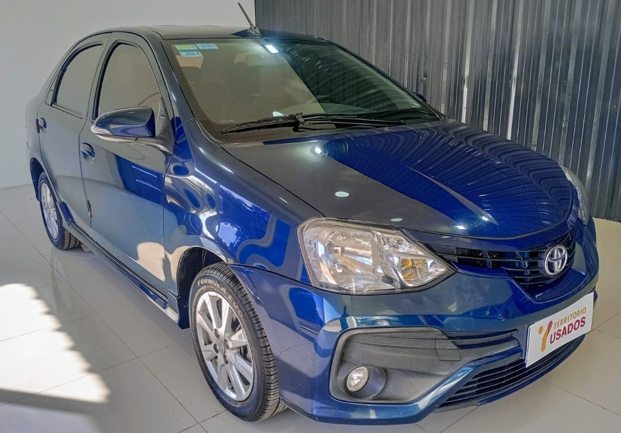 Toyota Etios Usado en Mendoza, deRuedas