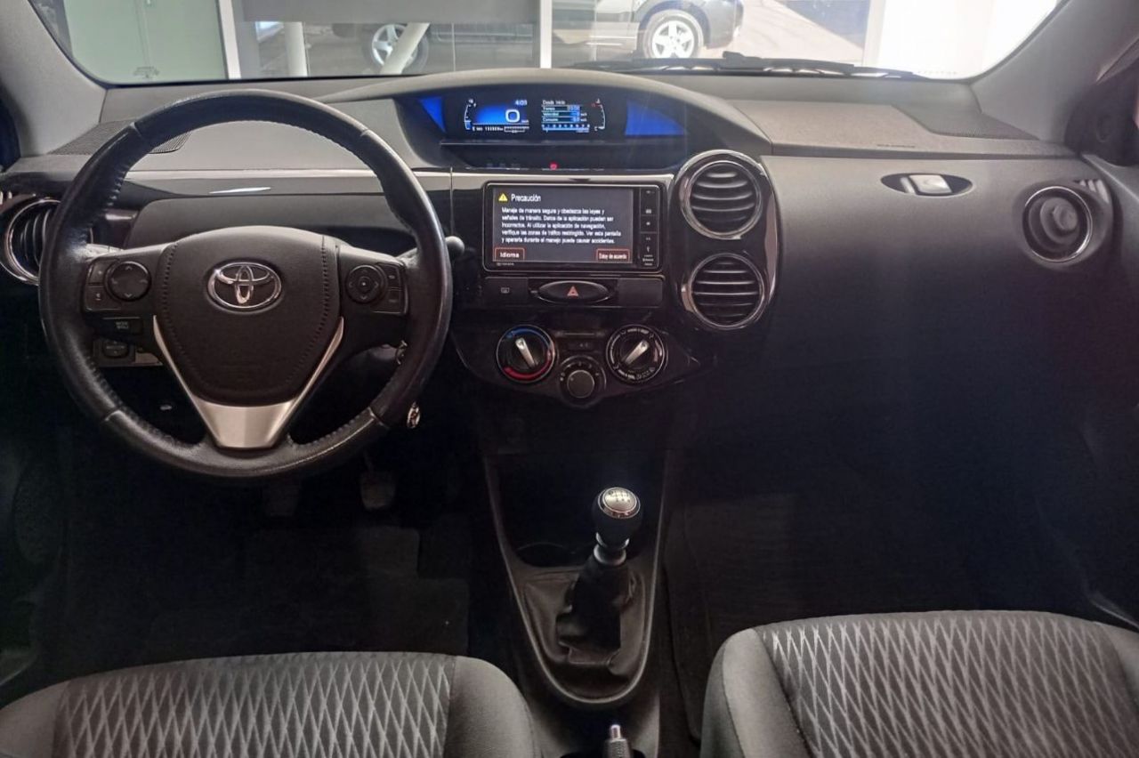 Toyota Etios Usado en Mendoza, deRuedas