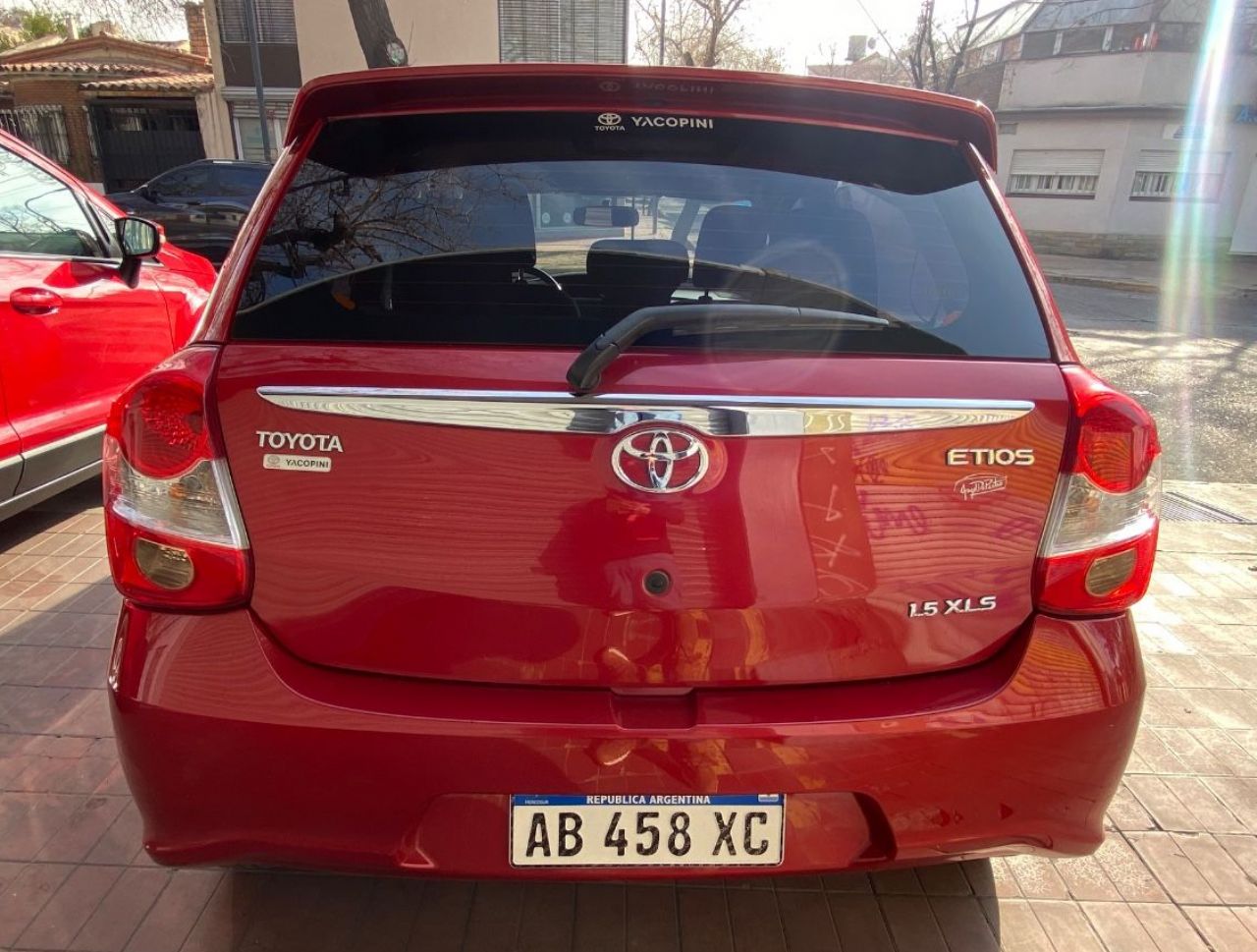 Toyota Etios Usado Financiado en Mendoza, deRuedas