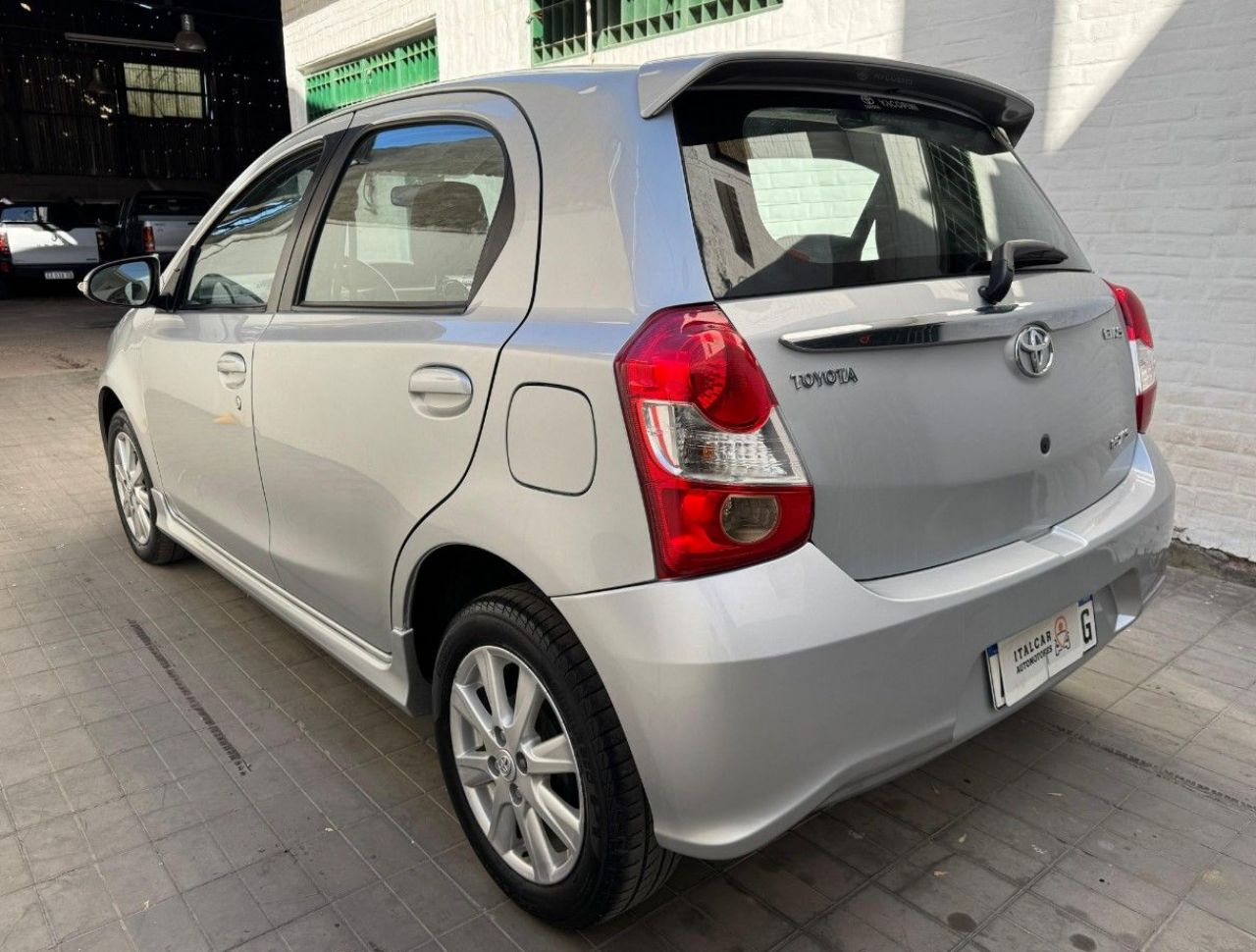 Toyota Etios Usado Financiado en Mendoza, deRuedas