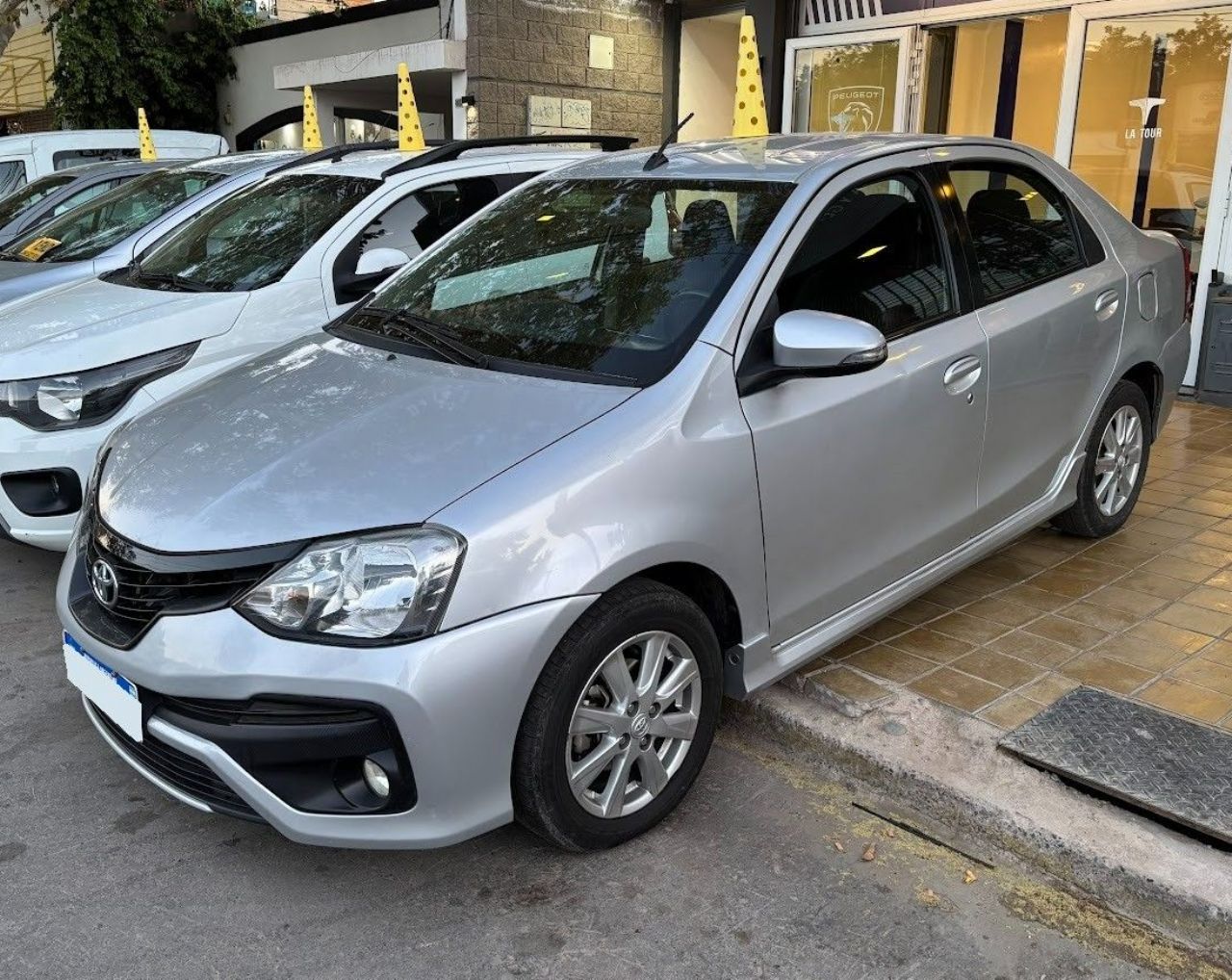Toyota Etios Usado Financiado en San Juan, deRuedas