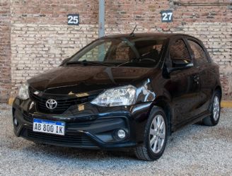 Toyota Etios Usado en Córdoba Financiado