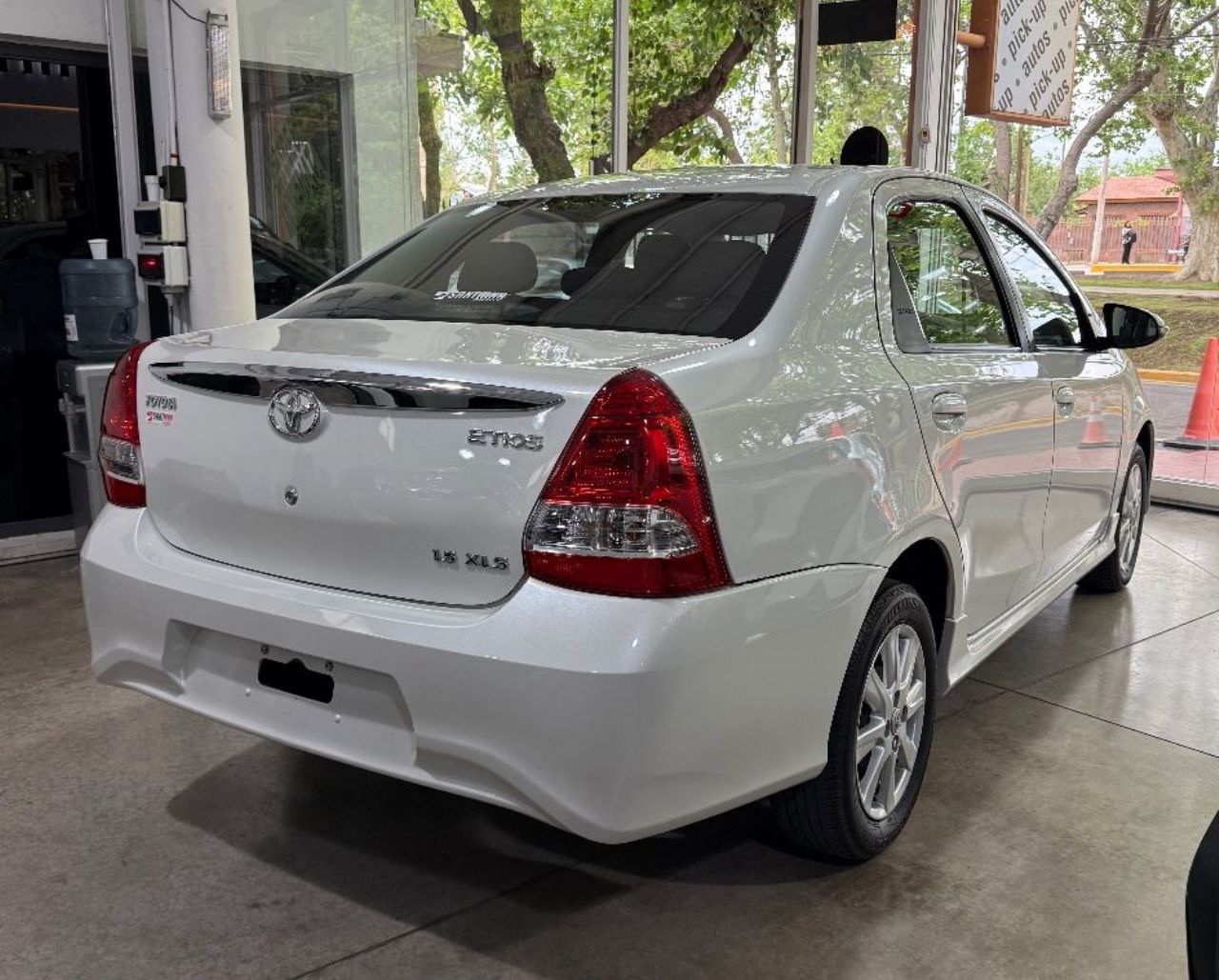 Toyota Etios Usado Financiado en Mendoza, deRuedas