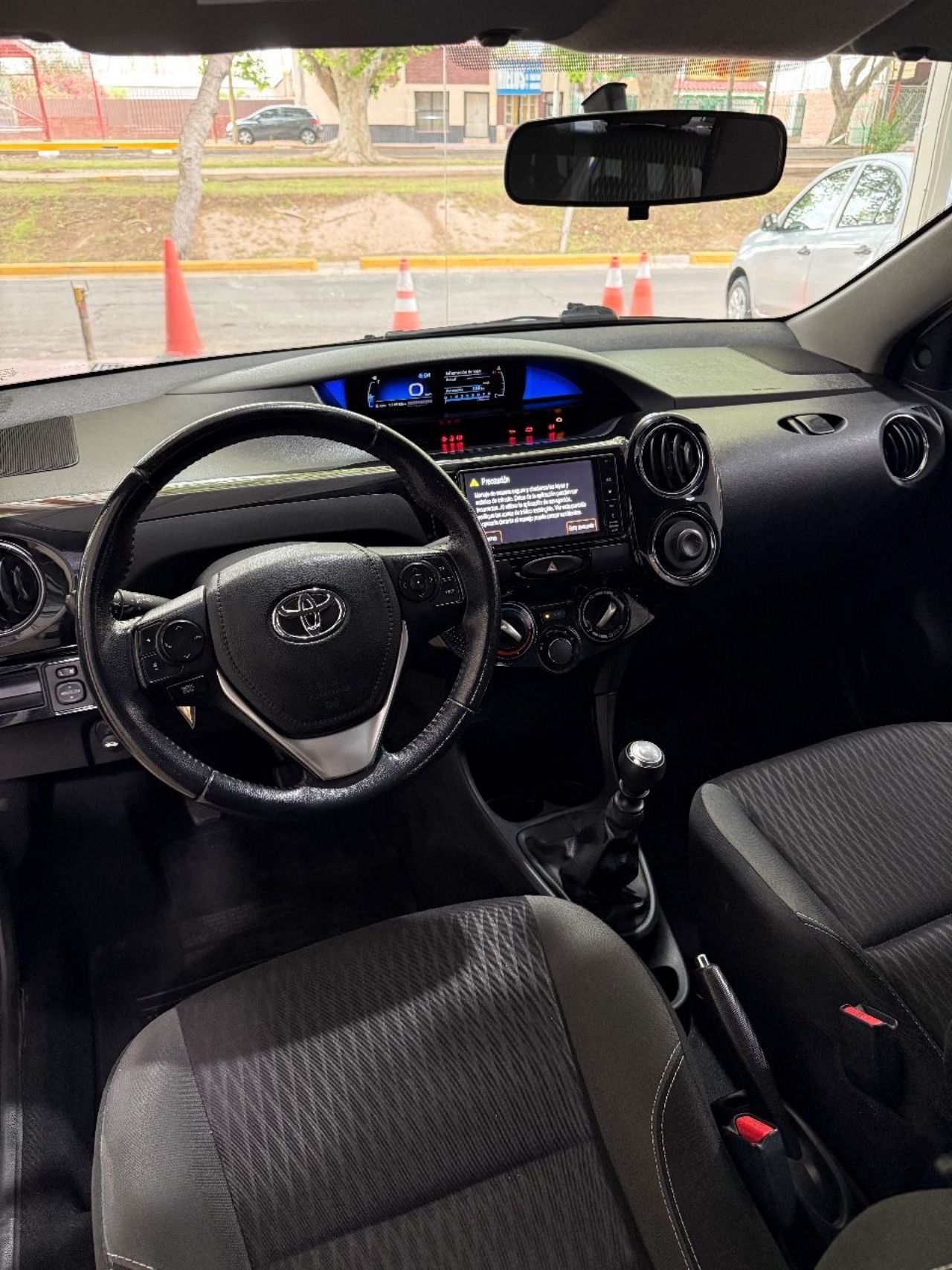 Toyota Etios Usado Financiado en Mendoza, deRuedas