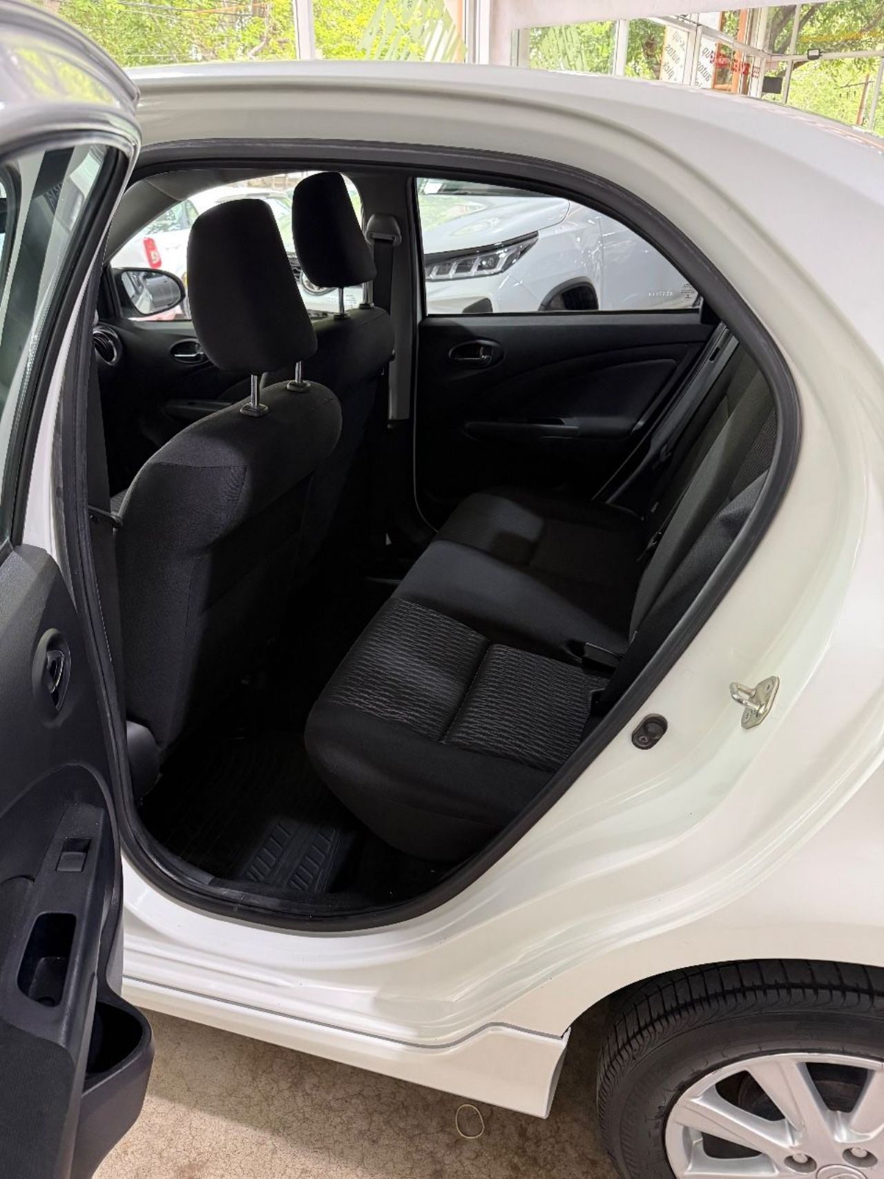 Toyota Etios Usado Financiado en Mendoza, deRuedas