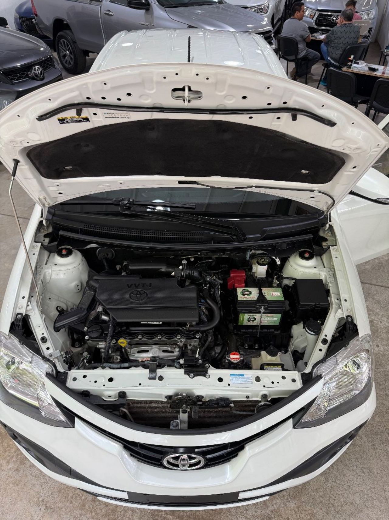 Toyota Etios Usado Financiado en Mendoza, deRuedas