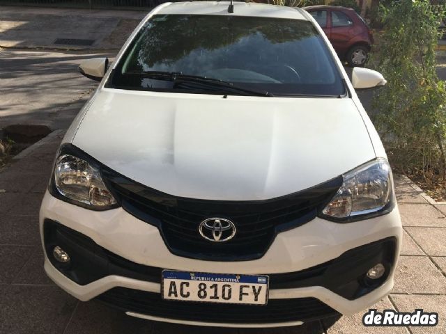 Toyota Etios Usado en Mendoza, deRuedas