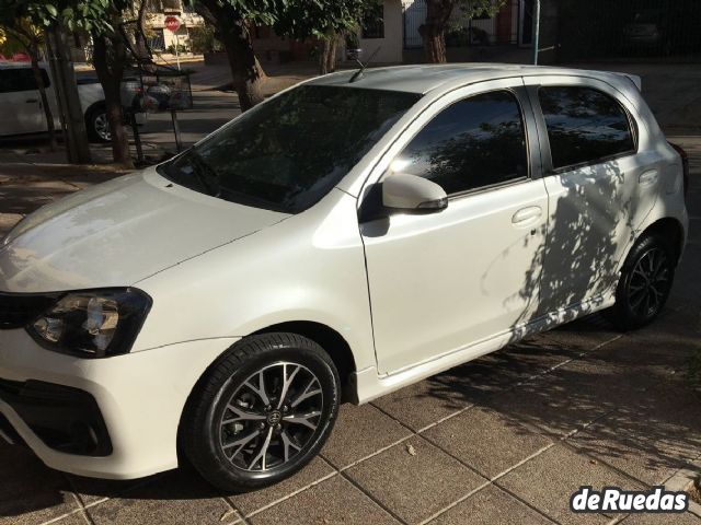 Toyota Etios Usado en Mendoza, deRuedas