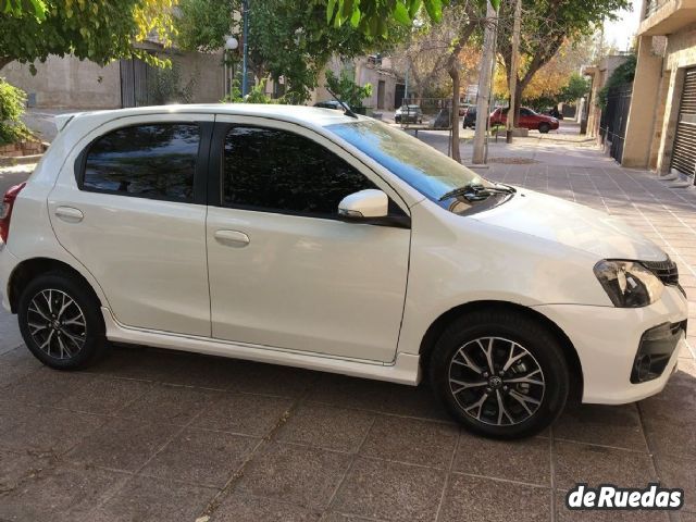 Toyota Etios Usado en Mendoza, deRuedas