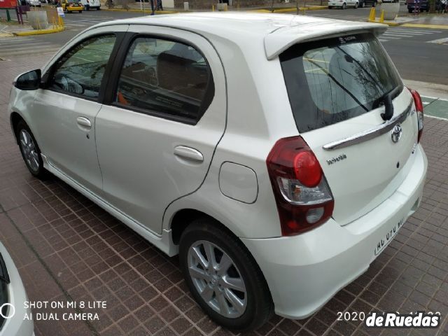 Toyota Etios Usado en Mendoza, deRuedas