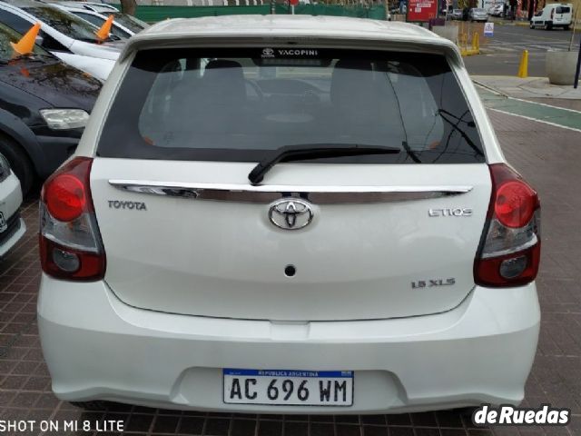 Toyota Etios Usado en Mendoza, deRuedas