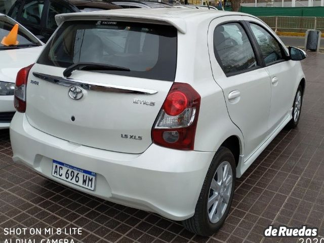 Toyota Etios Usado en Mendoza, deRuedas