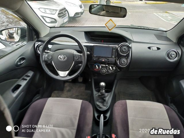 Toyota Etios Usado en Mendoza, deRuedas