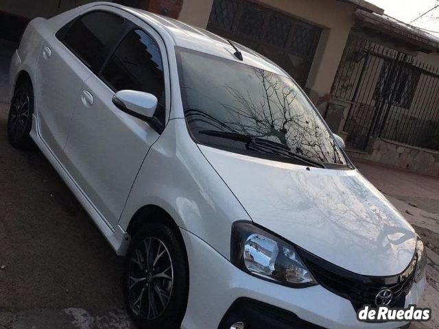 Toyota Etios Usado en Mendoza, deRuedas