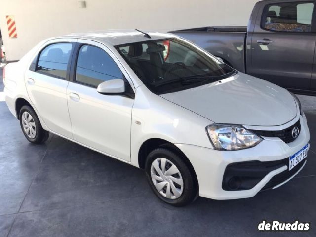 Toyota Etios Usado en Mendoza, deRuedas