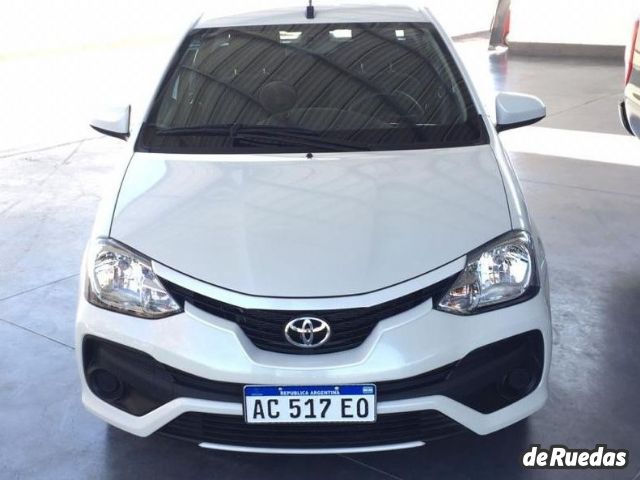 Toyota Etios Usado en Mendoza, deRuedas