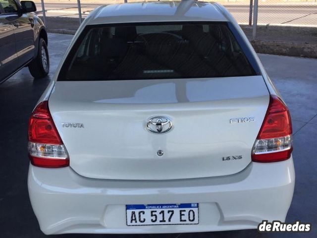 Toyota Etios Usado en Mendoza, deRuedas