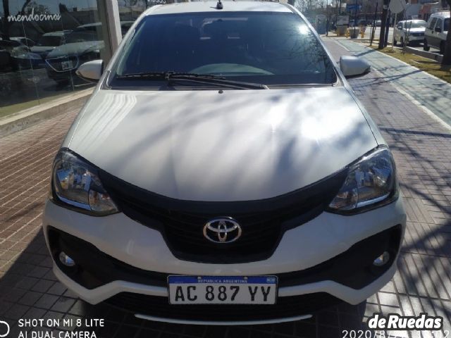 Toyota Etios Usado en Mendoza, deRuedas