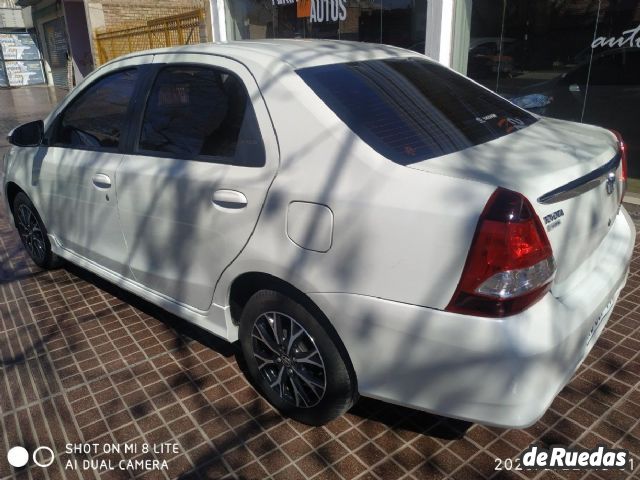 Toyota Etios Usado en Mendoza, deRuedas