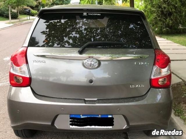 Toyota Etios Usado en Mendoza, deRuedas