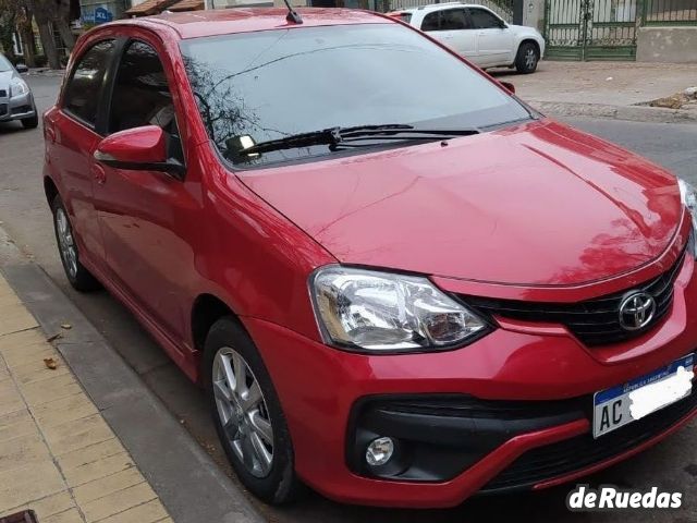 Toyota Etios Usado en Mendoza, deRuedas