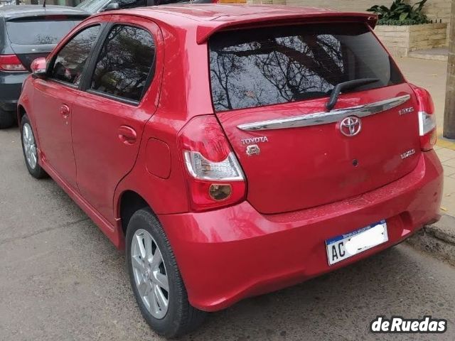 Toyota Etios Usado en Mendoza, deRuedas