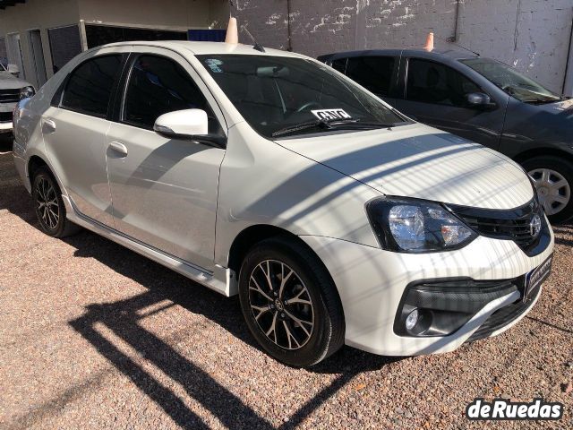 Toyota Etios Usado en Mendoza, deRuedas